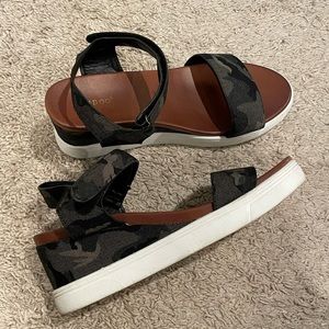 Very clean bamboo wedges